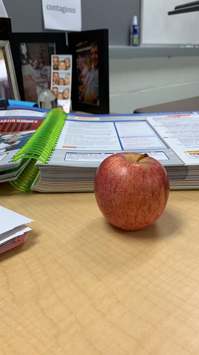 DanaGGelegonya's tweet photo. A student gave me an apple this morning. #teachingrules #collsedu @CollsSchools @READ180 #SpecialEducation https://t.co/UD3UKqk2no