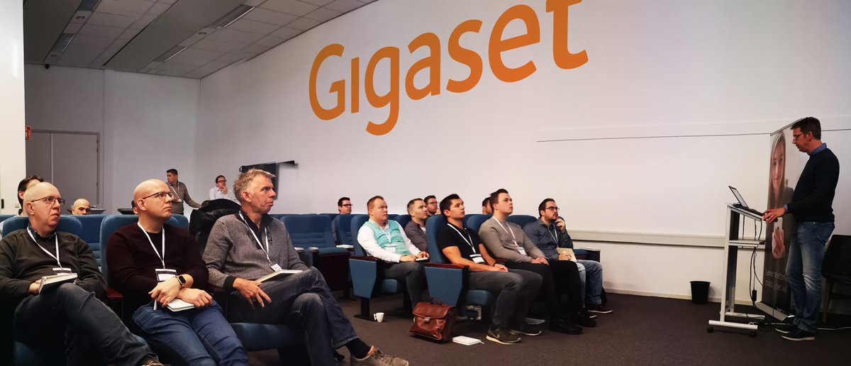 Bns_Data_Log's tweet photo. Vandaag verzorgde Gigaset voor de partners van VoIPGRID een training in DECT oplossingen bij BNS.
#gigaset #dectoplossingen #voipgrid #dect https://t.co/TvAscx3mUi