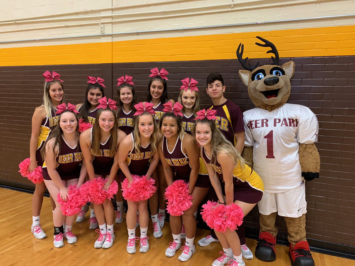 DPHSCheer's tweet photo. Cheering on our Varsity Volleyball Team 🤘📣 https://t.co/A0OTgqGYyS