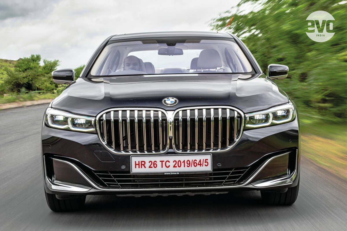 evoIndia's tweet photo. The new BMW 7-Series #730Ld gets more than just a massive in-your-face kidney grille. What's new you say?
.
@bmwindia #BMWIndia #7Series
.
Click the link below to find out!👇
https://t.co/ch5E5EBiox https://t.co/8KB82wRonY