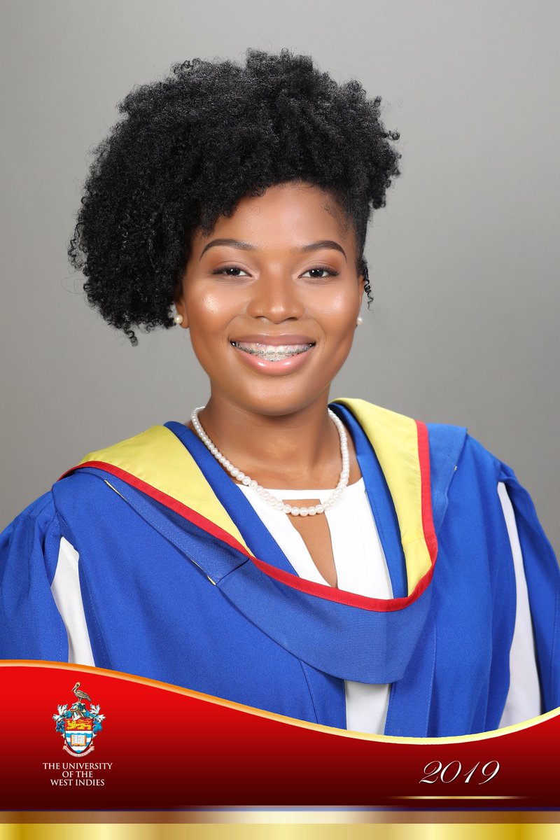 icy_razor's tweet photo. Hey Twitter peeps. Lemme just drop my amazing grad pic real quick.. Certainly deserve to say #spectacularwiththebachelors
Bsc.Microbiology(Major) Management Studies (Minor) 
 #femalesinscience #UWIGrad2019 #microbiologist https://t.co/gdVvFpWrOE