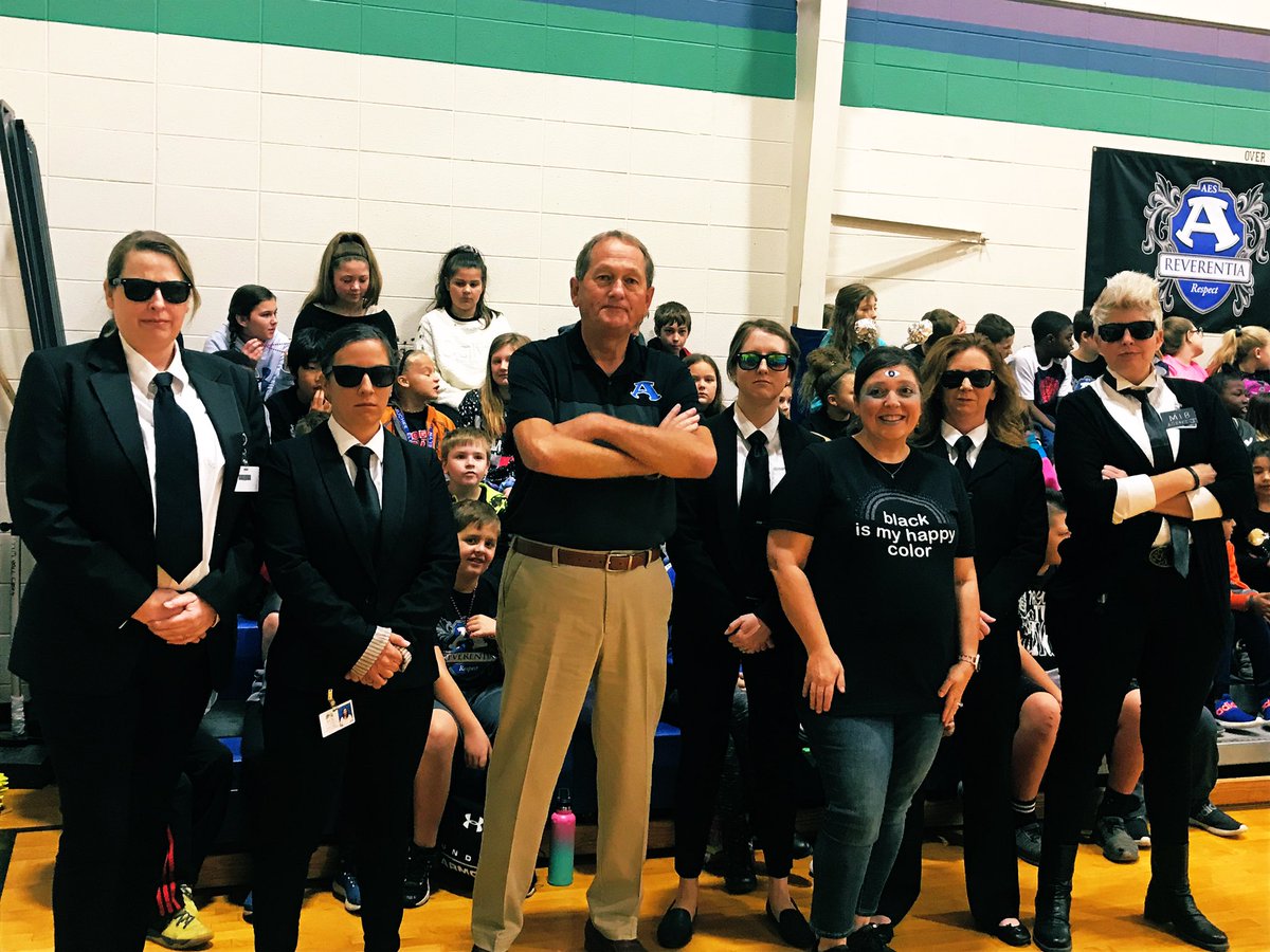 Reverentia is representing this morning <a href="/Armuchee_Elem/">Armuchee Elementary School</a>. #fourhousesonetribe #TribeontheMove