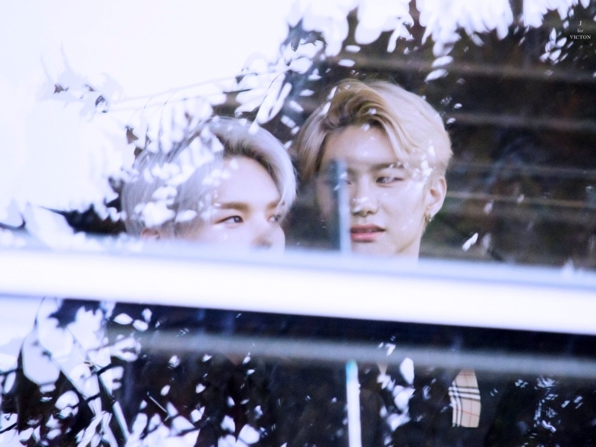 J_for_1109's tweet photo. 191029 반반쇼

그 날의 분위기 *_*

#강승식 #승식 #SEUNGSIK
#임세준 #세준 #SEJUN
#빅톤 #VICTON #그리운밤 https://t.co/JfIlkjNd3y