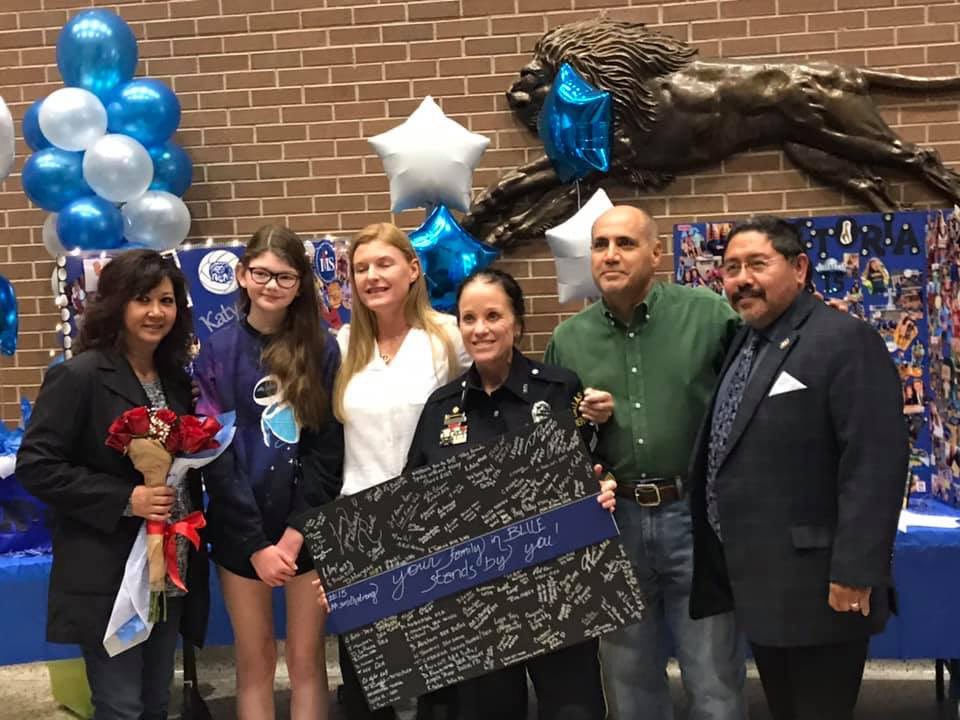 DallasNLLEO's tweet photo. NLLEO-Dallas CLEAT members showed up to support Victoria Smith, daughter of Sgt. Smith at R. L. Turner for Senior Night...#bluefamily #dpdstrong https://t.co/hv97MhoXbb