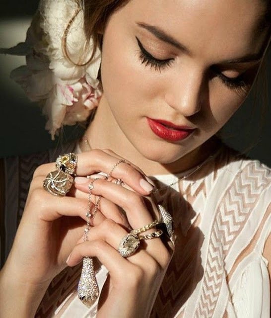 Makeup_Examiner's tweet photo. #fallcleaning #gems #jewels #diy #holidays 
Fall Cleaning Tips For Your Precious Gems
https://t.co/DehmUWE6EN https://t.co/MeifSo7xZa