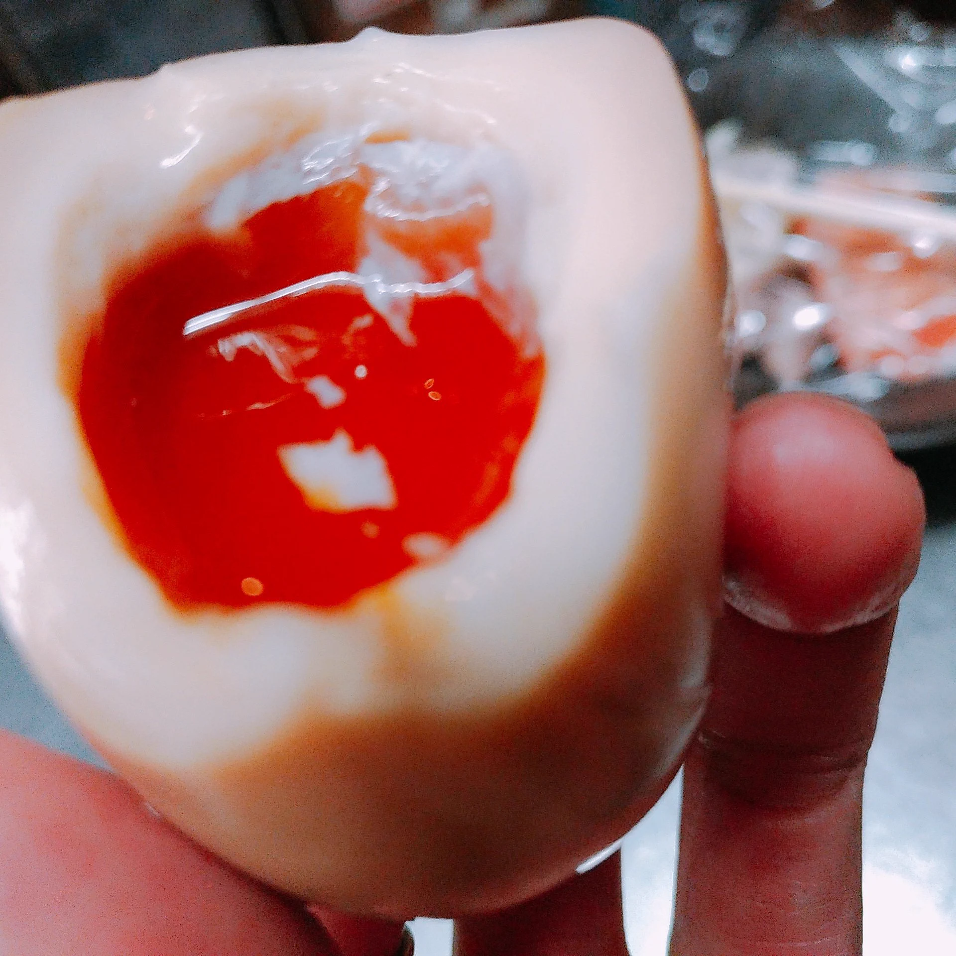 @ore825 うちは店でくん玉出してるんだけど、トロットロです。合わせて食べて見ます(｀･ω･´)ゞ
冷蔵庫の卵で6分です！ 