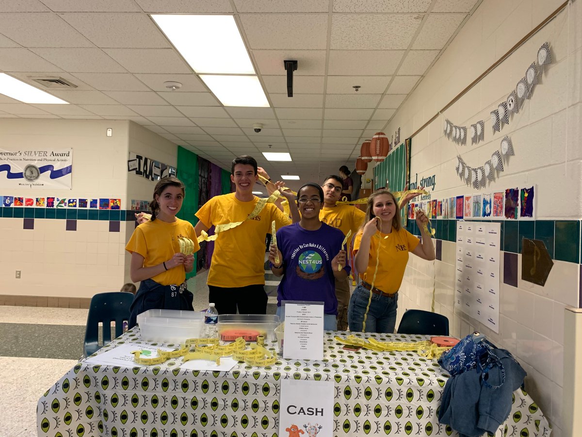 joinnest4's tweet photo. Never doubt that a small group of thoughtful, committed citizens can change the world! We had an amazing time volunteering at the DTES Monster Mash. Feeling great to give back to our local community! #NEST4US #PlannedActsOfKindness #CommunityService
@DominionTrailES @DtesPta https://t.co/4xjYMaIF8W
