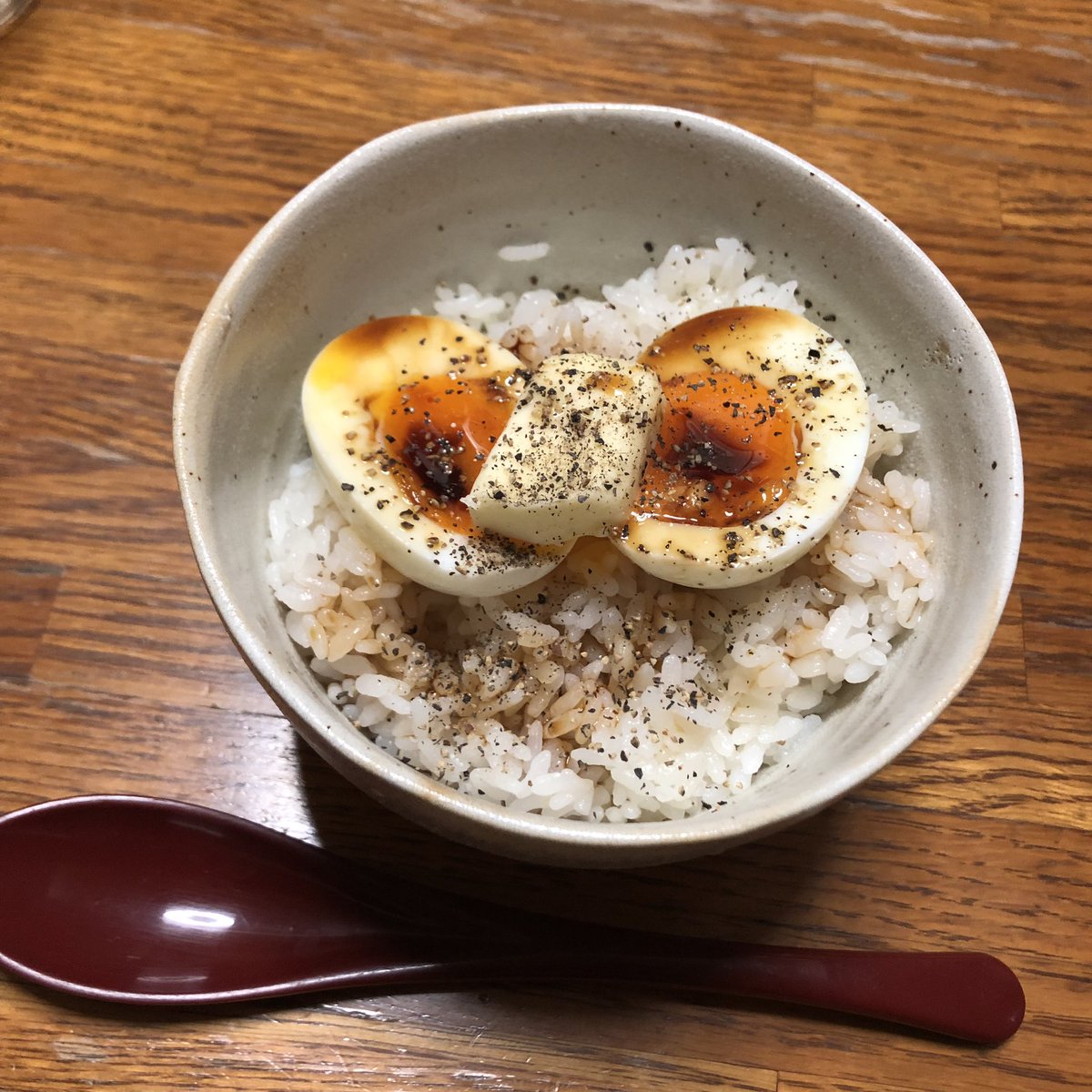 Tkg好きは試してほしい 生卵じゃなくて半熟卵で作る悪魔のtkg めっちゃ濃厚になるし 生卵がダメな人もイケそう Togetter