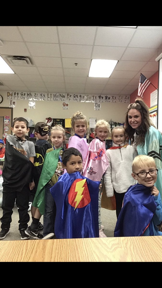 AmandaSugg's tweet photo. We are cape-able of being drug free! @Independence_ES #RedRibbonWeek2019 https://t.co/GAH5OTQ06r