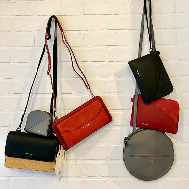 mansardebleue's tweet photo. PIXIE MOOD - 100% végétalien 🌿. #veganbags #sacsvegan #sacsvégétaliens @pixiemood #boutiquecadeaux #boutiqueaccessoires #sacs #portefeuilles @rosemont_lapetitepatrie_arr #rosepatrie #cuirvegan #montreal #montrealgift #giftshop #cadeauoriginal https://t.co/N8gpSAKGlx