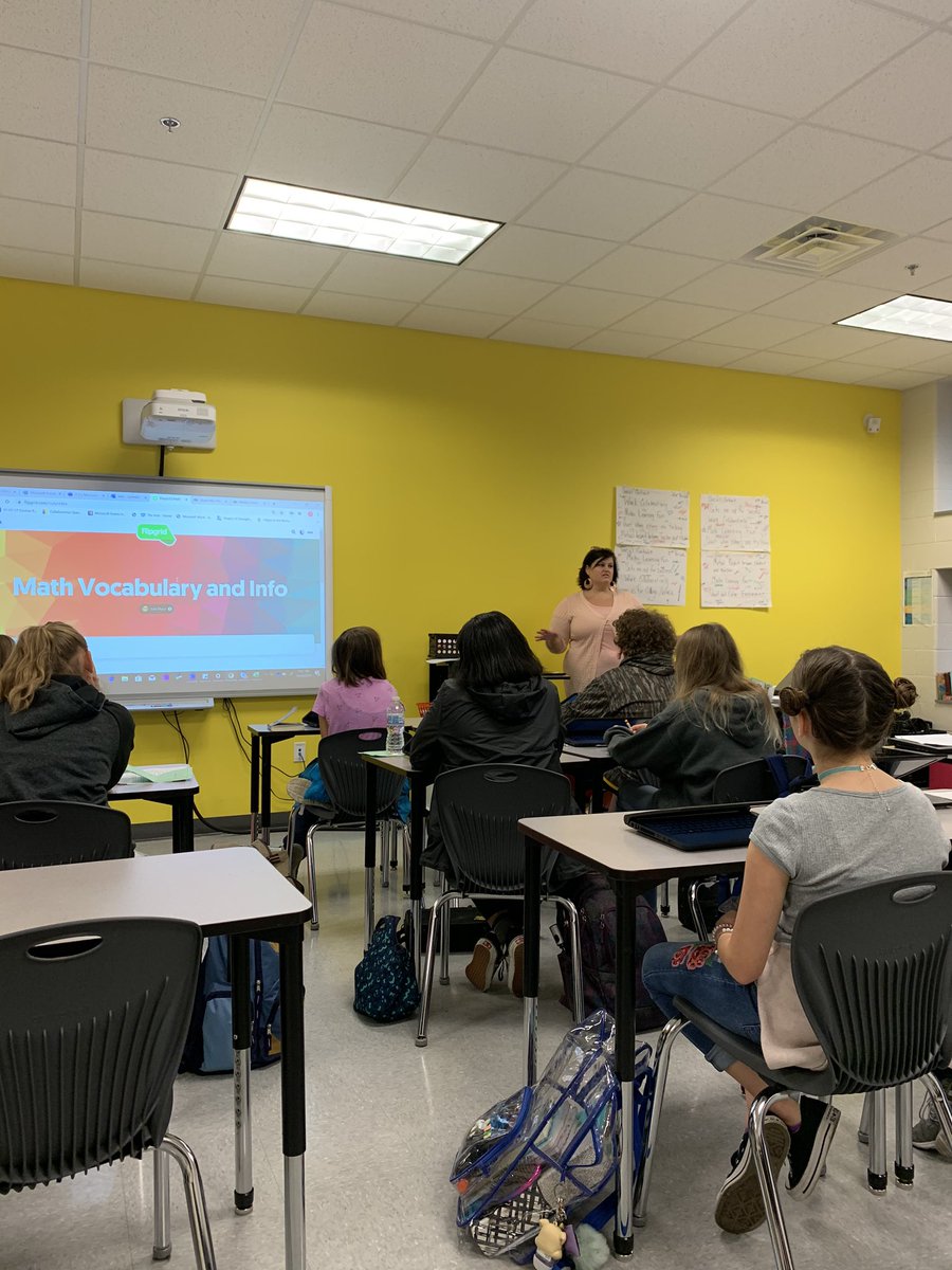 The fabulous <a href="/SachelleD/">Sachelle Ringley</a> introducing @Flipgrid to seventh grade math students.  <a href="/DMSMedia411/">Dixon Middle School</a>
