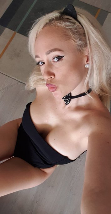 Unlocked Featured Model - 🎀Karolina🎀's pics and videos Page HD - Latest Update EIIPoZmWwAEedVc jpg:small image