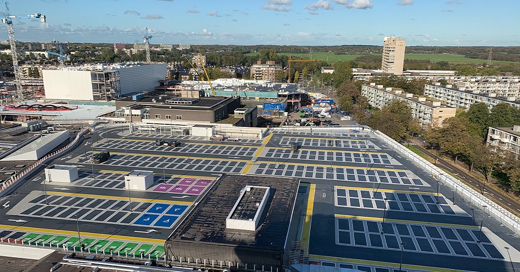 De realisatie van Westfield Mall of the Netherlands in Leidschendam is nog in volle gang, evenals de bijbehorende parkeergarage. <a href="/Meekelenkamp/">MKT.nl</a> is druk bezig om alle parkeervloeren te voorzien van diverse Triflex systemen.