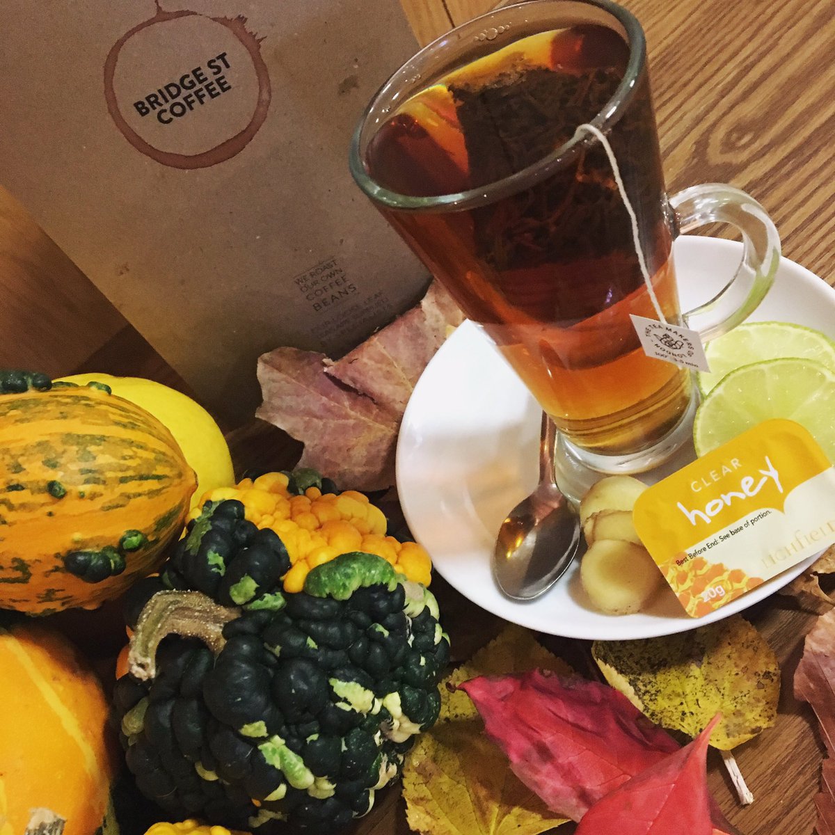 BridgeStCoffee1's tweet photo. Honey • Lemon • Ginger Tea from @theteamakers 🙌🏻 perfect for this Autumn day 🍁 #Chester #ChesterIndependents #HalfTerm #Halloween #AutumnVibes #DetoxDrink #FlavouredTeas https://t.co/c3UzCfur76