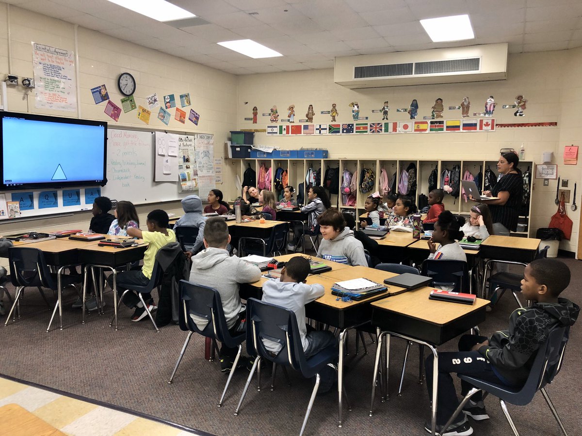 WHE_Whiskers's tweet image. Here at WHES we believe it takes a community to make sure our students continue to grow! Shout out to our Principal, Mrs. Dolan for modeling and instilling that culture for the staff and students! #growhere #communitymatters #mindsetshift