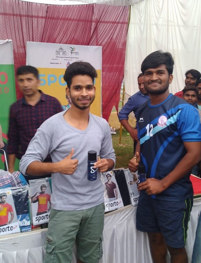 SportobyMacho's tweet photo. It was great partnering with Indian Institute of Technology (BHU) for their college fest - SPARDHA 2019!
Thanks to everyone for showing up and making the event a grand success.
Here's a glimpse of the happenings at the event. π
#SportoRed #SPARDHA2019 #BHU #sports #fitness https://t.co/qsvetUfoHQ