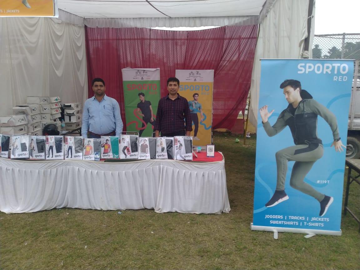 SportobyMacho's tweet photo. It was great partnering with Indian Institute of Technology (BHU) for their college fest - SPARDHA 2019!
Thanks to everyone for showing up and making the event a grand success.
Here's a glimpse of the happenings at the event. π
#SportoRed #SPARDHA2019 #BHU #sports #fitness https://t.co/qsvetUfoHQ