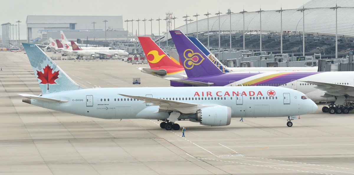 T 2 てぃーてぃー 19 10 10 関空展望ホール Sky View エアカナダのボーイング787 8 この塗装もいつの間にか旧塗装になっていたとは エアカナダ Ac Aca C Ghqq 87 Boeing787 8 関西国際空港 Kix 関空展望ホール T Co P7fjchkug7