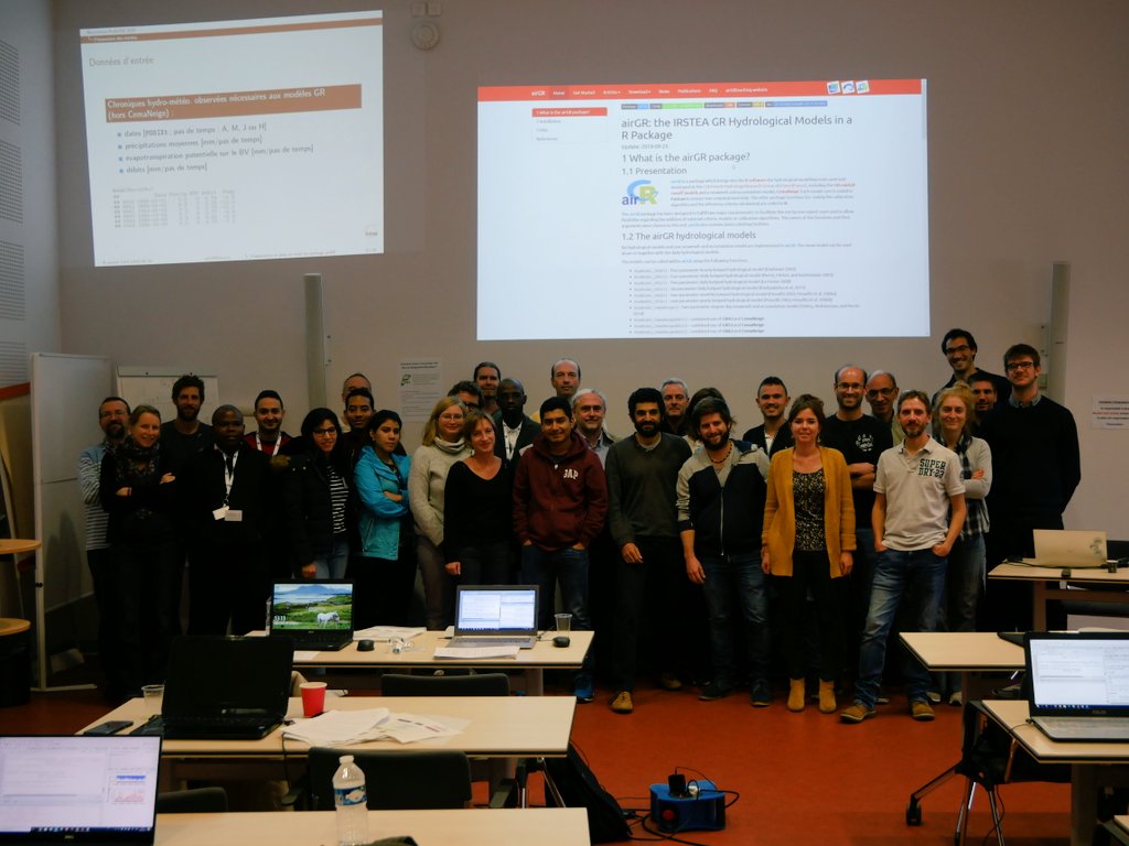G_Thirel's tweet photo. Les participants et animateurs des journées HydroGR #airGR et #airGRteaching https://t.co/sdr92uxvma