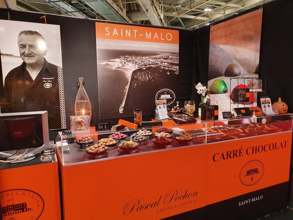 #SALON #CHOCOLAT Jusqu'au 3 novembre, rendez-vous au <a href="/salonchocolat/">Salon du Chocolat</a> à #Paris ! Venez découvrir les créations chocolatés de notre Chef #Pâtissier et Maître #Chocolatier Pascal Pochon sur le stand D64 😋🍫🍩 
Plus d'infos ➡➡ bit.ly/2Psce5X