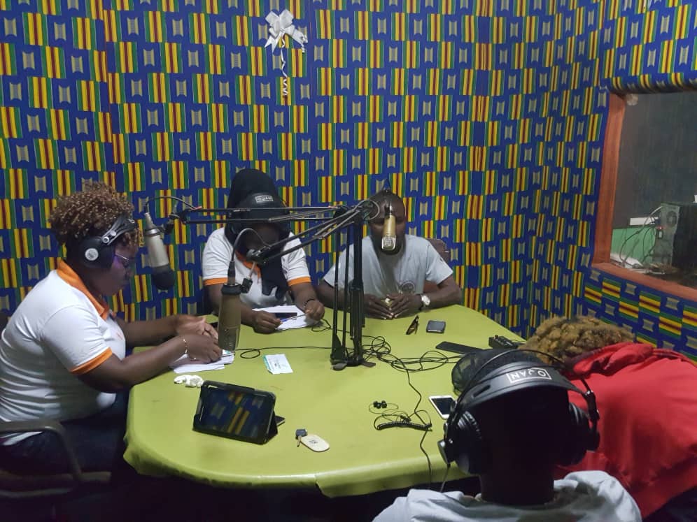 jasrpftogo's tweet photo. Les 
@jasrpftogo toujours dans cette Campagne de Zéro Grossesse en Milieu Scolaire et Extrascolaire ont animé une émission radio sur les ondes de la Radio Speranza/https://t.co/iSpXKawKOD à Tabligbo. Une aubaine pour porter la bonne information aux différents auditeurs
@yamafrica https://t.co/IngRae3LtL