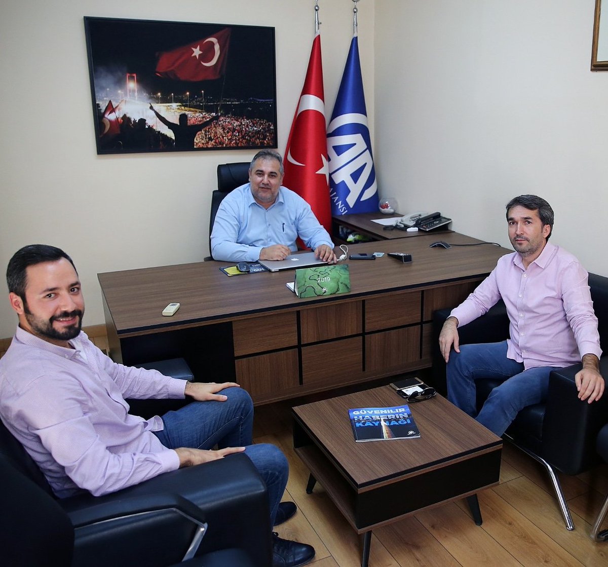 Anadolu Haber Ajansı Bölge Müdürü Mehmet Kemal FİRİK'i Danışma Kurulu Üyemiz Tolga GÜVEL ile ziyaret ettik.