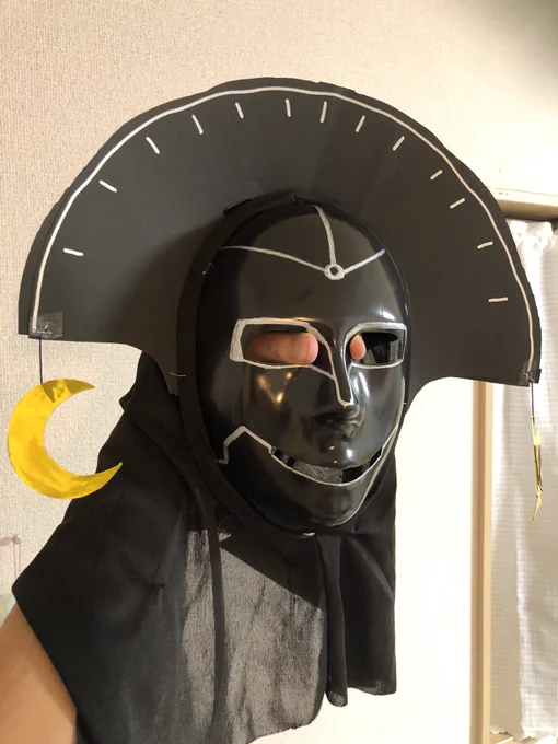 小2の子供にせがまれて、ハロウィン用につくったドラゴンクエスト[ダイの大冒険]のキルバーンの仮面^_^

漫画にハマっているらしい。

材料は全て百均で*\(^o^)/*

#ダイの大冒険 
#キルバーン 