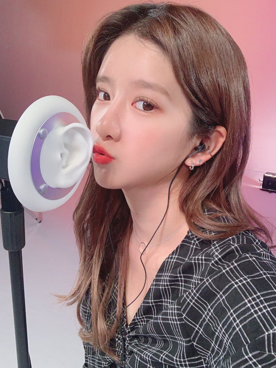 WJSN_Cosmic's tweet photo. [#우주소녀 #엑시]
#M2 #설아 와 엑시의 #팅글인터뷰가 나왔어요! 
지금 바로 보러가기♥😏!! 

https://t.co/15ZbP2lQEa https://t.co/wozvk1w6PR