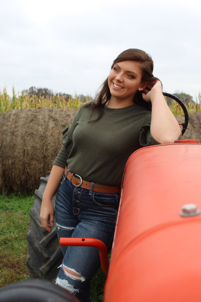 pumpkin patch with my gal pals🍂