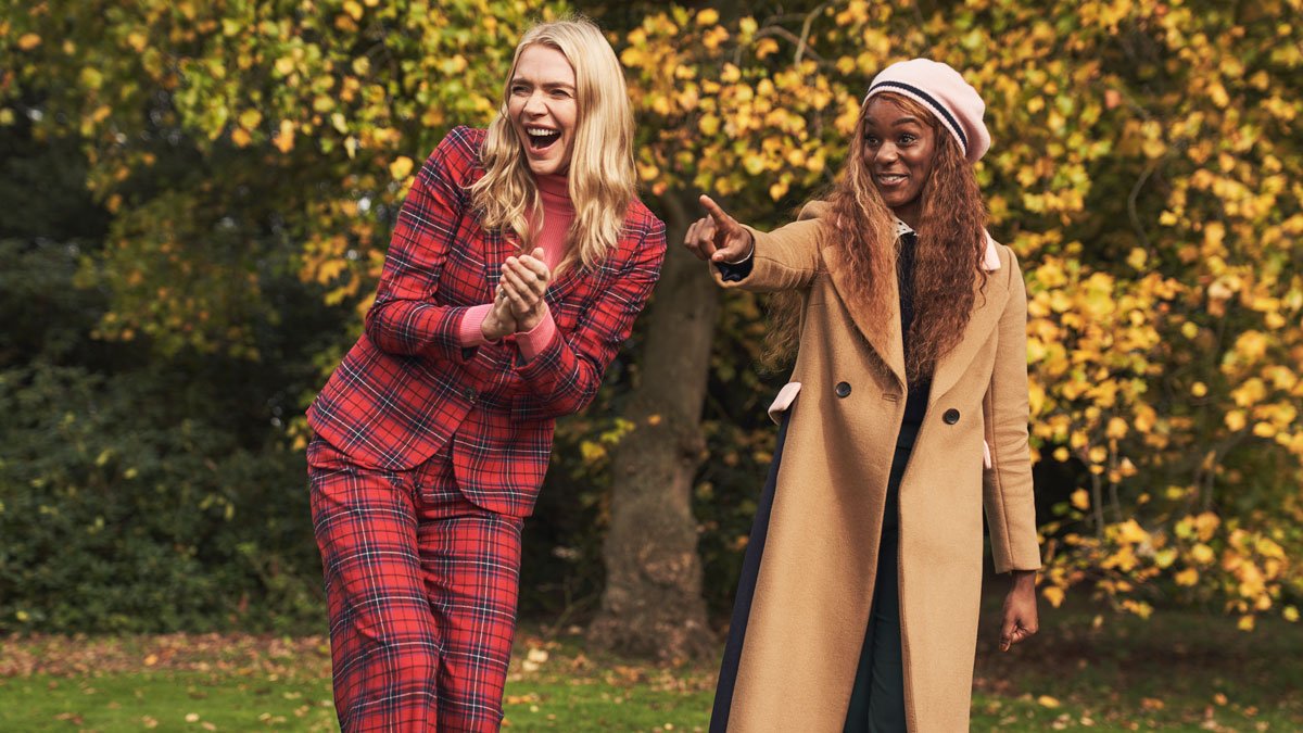 marcommnews's tweet photo. Supermodel @RealJodieKidd models @Bodenclothing's Autumn collection and launches new βsportβ of #LeafJumping https://t.co/RFT0S8mQEv @TaylorHerringUK #BodenByMe #Marketing https://t.co/ktDJGkMxWc