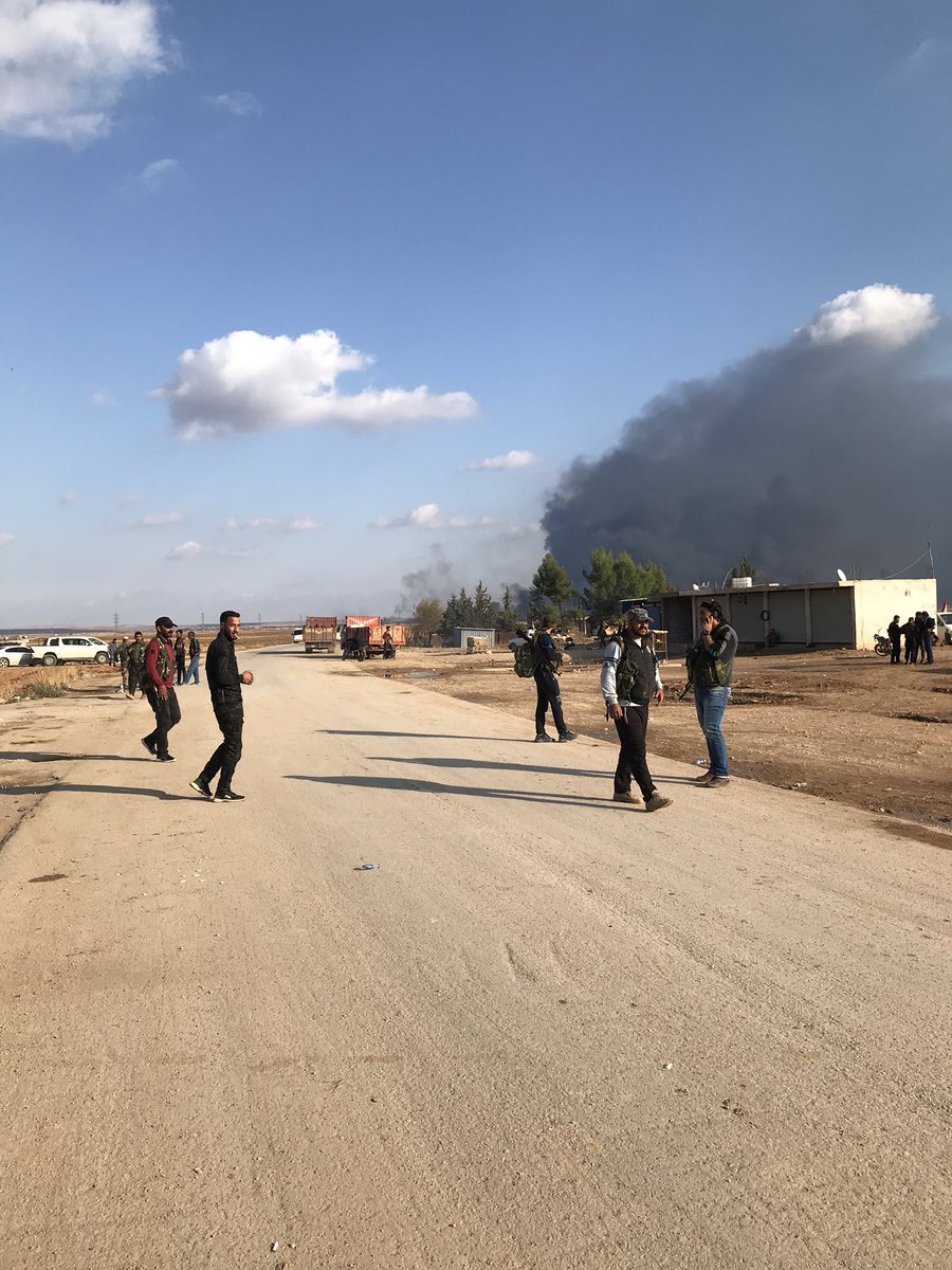 benargentieri's tweet image. Hundreds of civilians are fleeing the villages.