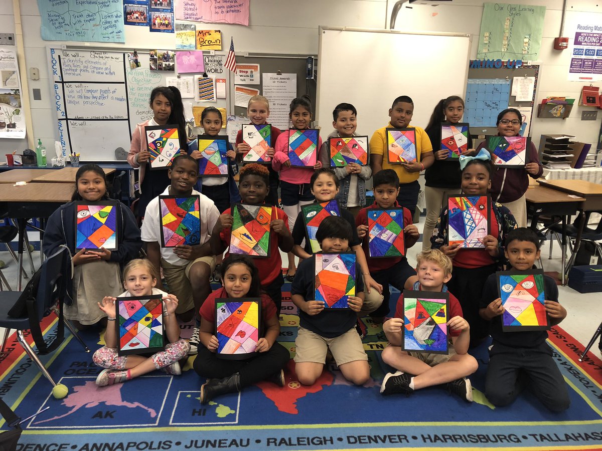 dewestudio's tweet image. Another fun morning of integrating math and art as these awesome artists are inspired by the work of Picasso! #fractionfaces #TAPprogram #togetherweARTbetter #artteacherlife