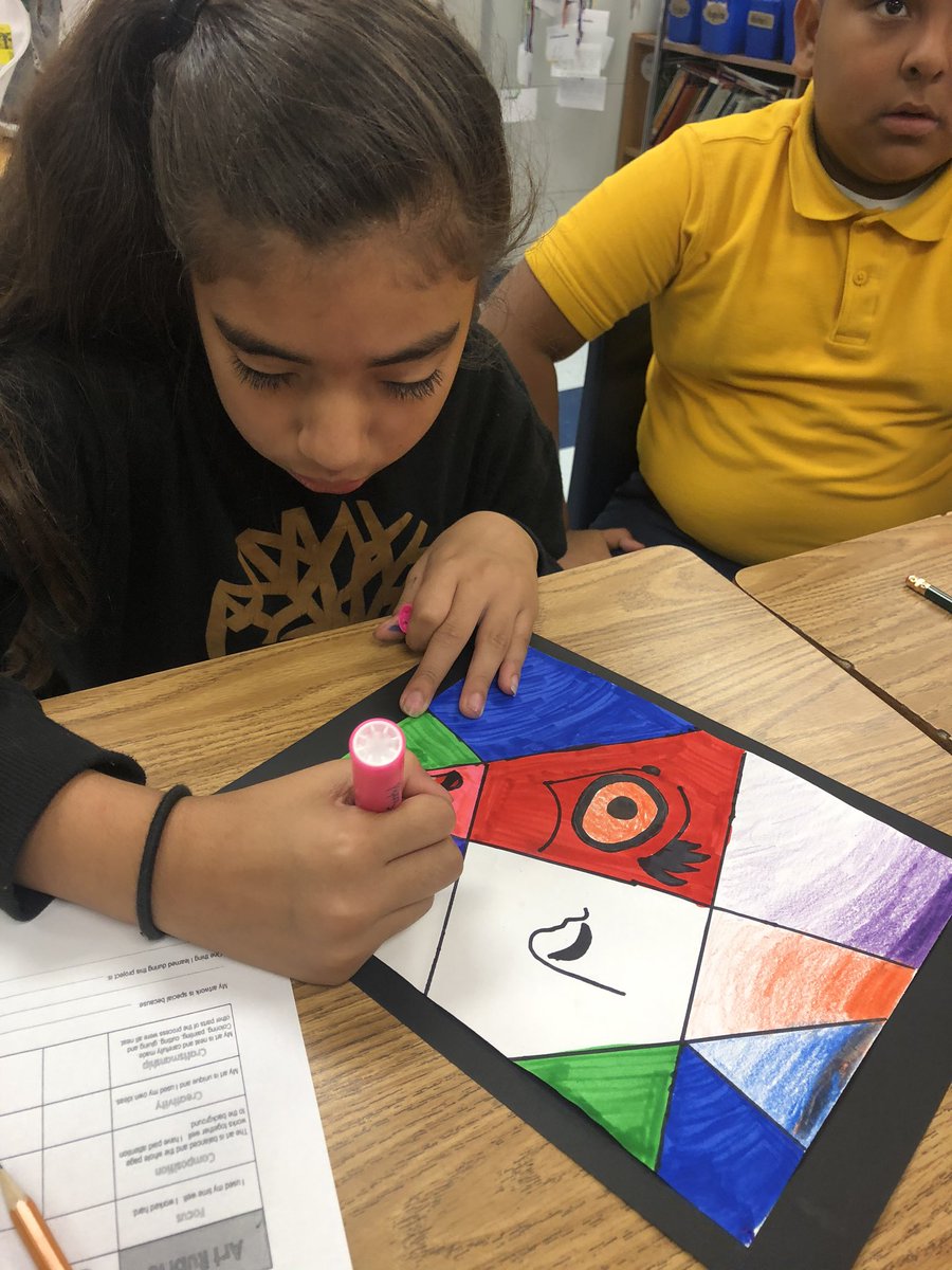 dewestudio's tweet image. Another fun morning of integrating math and art as these awesome artists are inspired by the work of Picasso! #fractionfaces #TAPprogram #togetherweARTbetter #artteacherlife