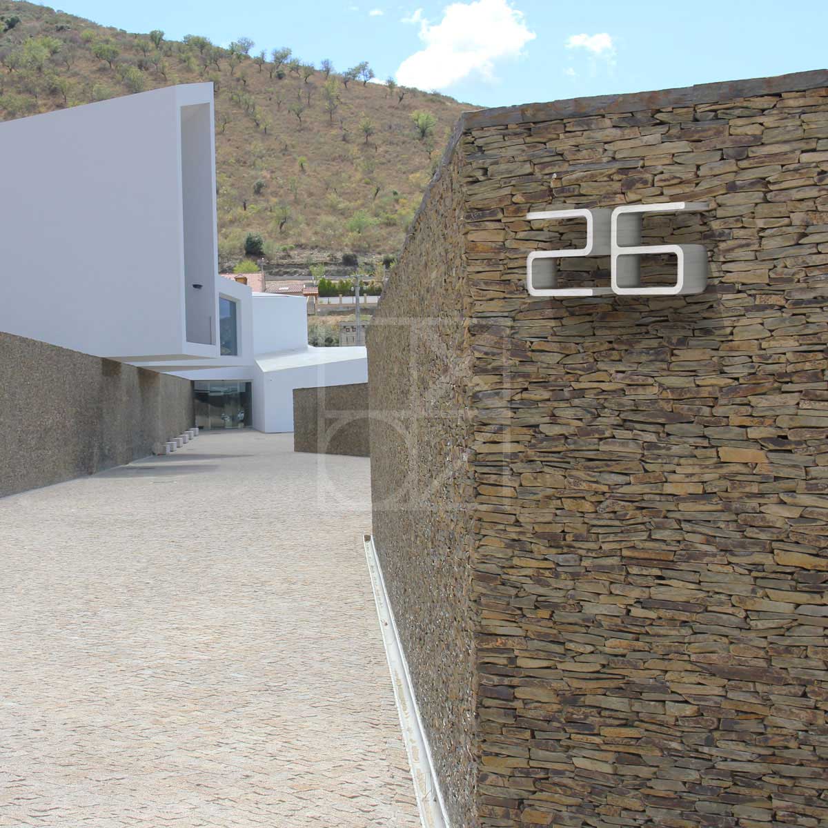 choixdesign's tweet image. Personnalisez votre entrée avec un #numérodemaison tridimensionnel et une typographie #design ! by #authentics exclusivement sur choixdesign.com/numero-maison-…