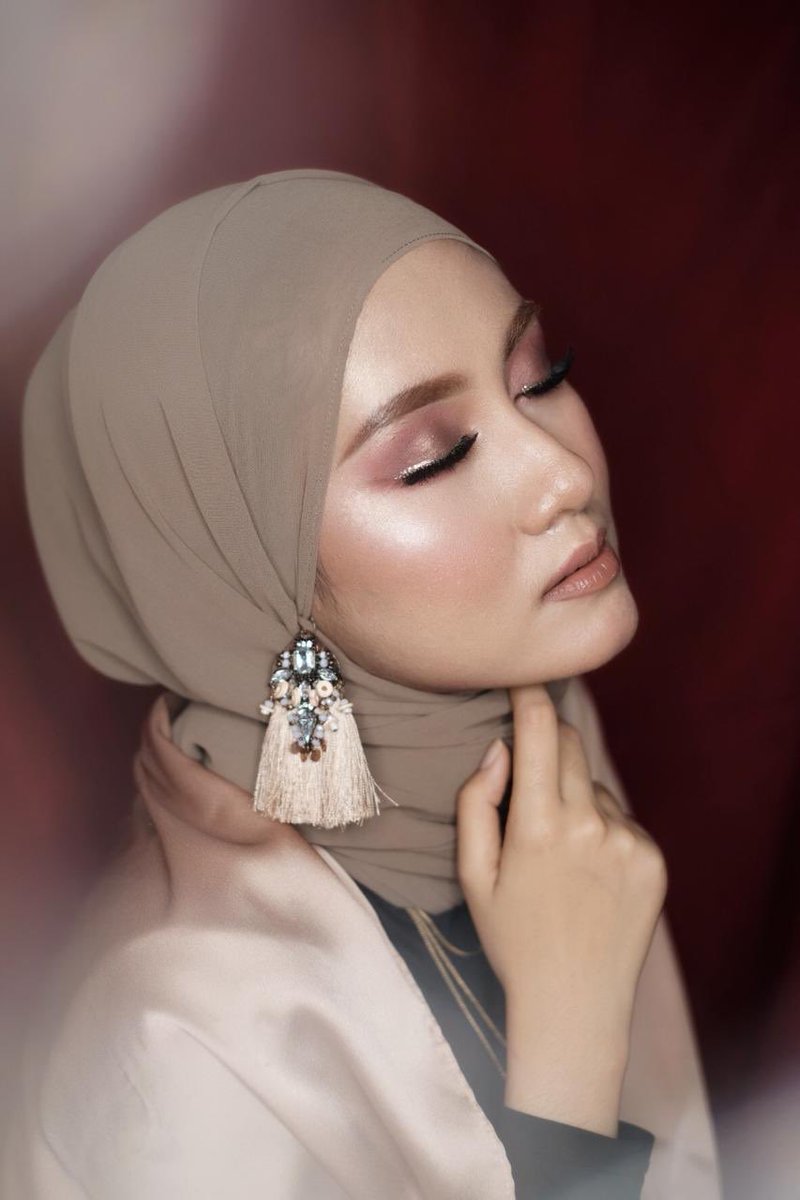 dewinni's tweet photo. min @infomalang siapa tau followersnya ada yang butuh jasa make up wisuda, engagement, pre wedding atau wedding untuk wilayah malang kota, bisa hubungi saya.

Untuk portofolio bisa cek di ig saya et dewinni (sama dengan nickname Twitter)
Terima kasih 😊 https://t.co/qkPXHHYtOw