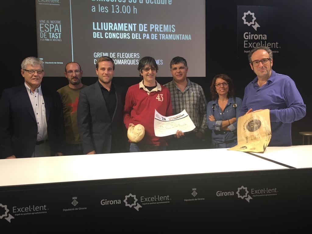 🏆🥖I el guanyador del Concurs de Pa de la Tramuntana que ha organitzat el Gremi <a href="/flequerartesa/">Flequers Artesans</a> és...

🎉En Xevi Font, del forn de Can Rodà de la Bisbal d’Empordà!

Moltes gràcies a tots els que hi heu participat, trobareu totes les activitats de demà a gironaexcellent.cat/espai-de-tast/