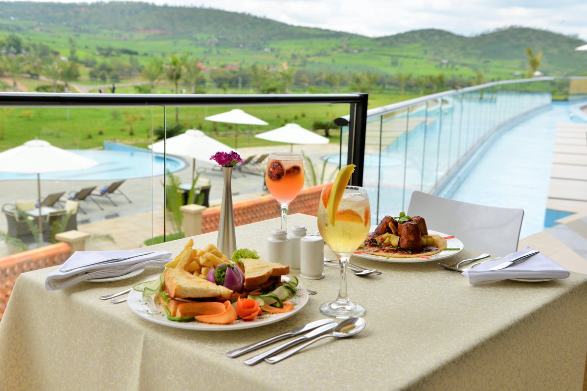 EpicHotelSuites's tweet photo. Eat what makes your soul shine!
.
#foodandtheview #yummyfood #restaurantview #EpicHotelandSuites #mantiscollection https://t.co/3BC3F8tEKc