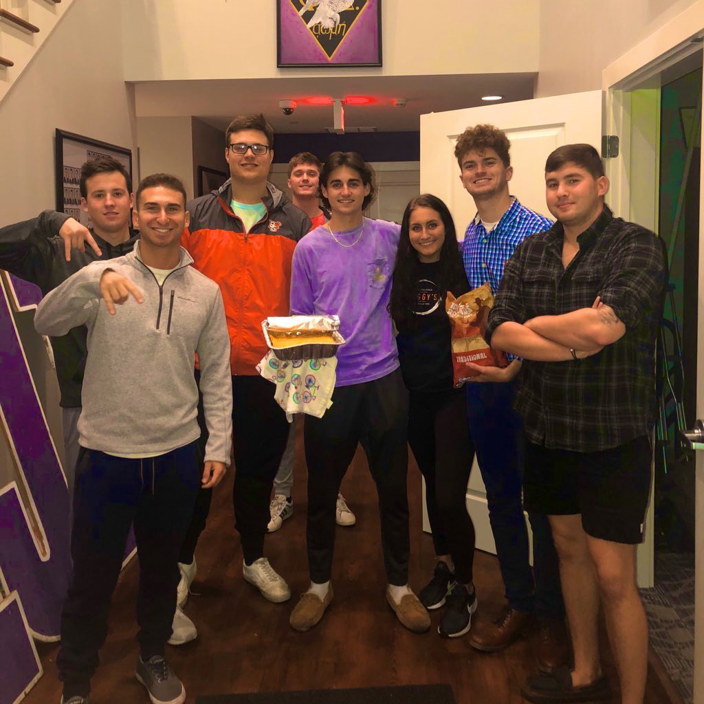 FIJI_BGSU's tweet photo. Thanks for the buffalo chicken dip! @payton_carr https://t.co/f23zQNr8tL