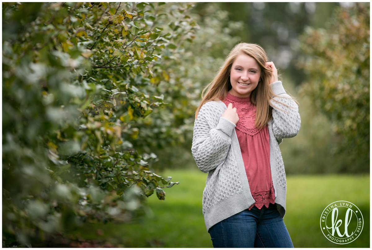 klphotodesign's tweet photo. While it may look more like winter than fall in some places after yesterday's weather, I'm not ready to give up on fall! So here's a little sneak peek from Zoe's fall session at Aamodt's Apple Farm a few weeks ago. https://t.co/HUhK5NnyuT