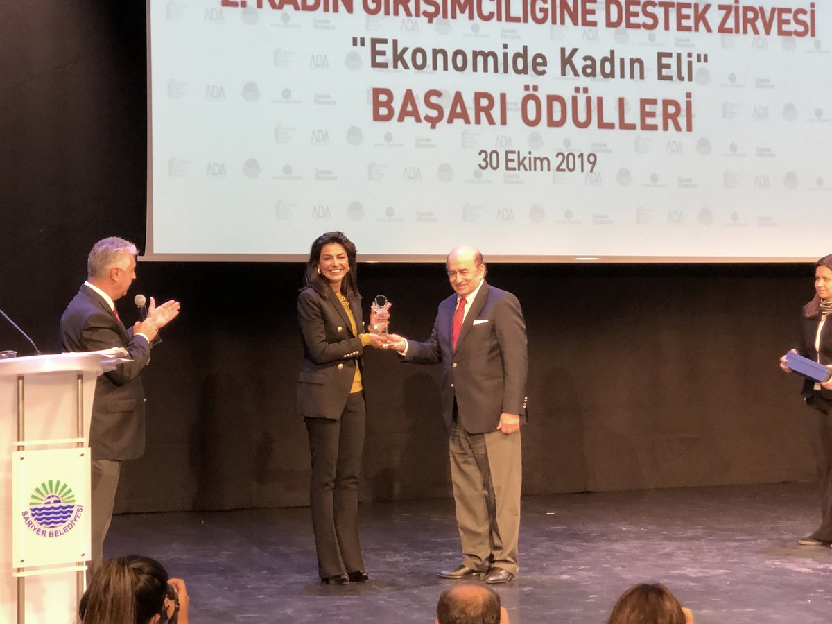 unluco's tweet photo. YK üyemiz Şebnem Kalyoncuoğlu Ünlü, 2019 yılı Kadın Girişimciler Ödülleri kapsamında Kadın Girişimciliğine Destek kategorisinde Başarı Ödülü’ne layık görüldü.  #ÜNLÜCo #KGA #KadınGirişimcilerAkademisi #YAPDER  @kadinlarzirvesi @endeavor_turkey @girvak https://t.co/90COS8v1DG
