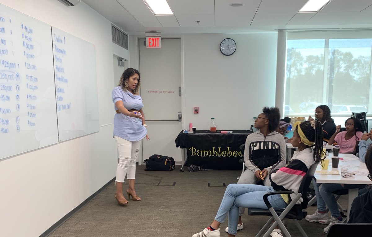bumblebeezgirls's tweet photo. #Education Learning is a part of the #TheHive. We welcome guests who are experts in their fields to come and share knowledge and information with the bees 🐝. Our girls walk away with more than fun and frills. They leave The Hive with life skills. #Cycle7 #7ReasonsWhy https://t.co/paLpyeepxy