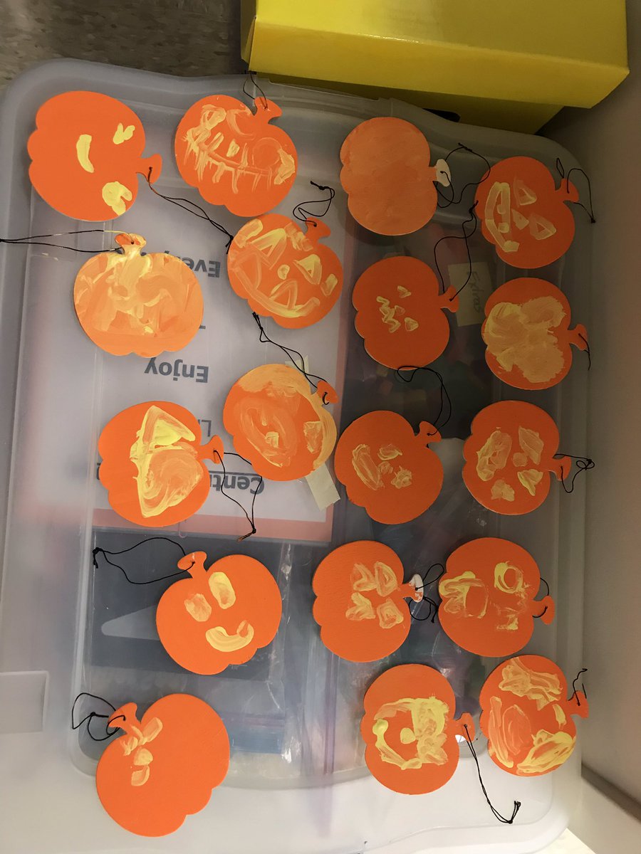 primarysamson's tweet photo. #prettypumpkins. Thank you to Mrs. Graham Kerr for helping us with our painting today. https://t.co/Qxq2h03eVp