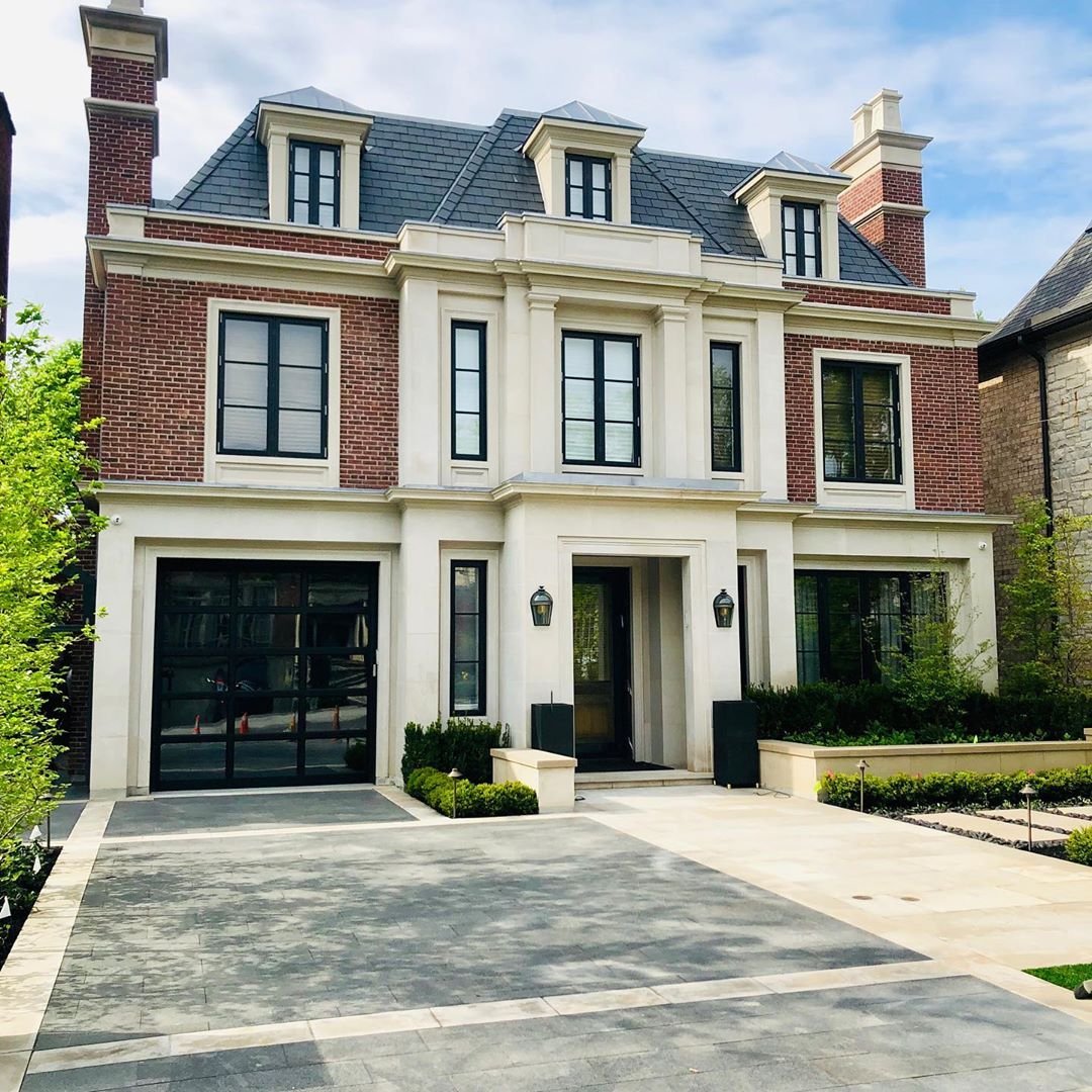 Transitional house on 50 ‘ lot we recently completed with Indiana limestone and American brick MakowArchitects.com

#makowarchitects  #frenchtransitional #customhomes #torontohomes #torontocustomhomes #luxuryhomes #tishlercustomhomes #dreamhomes #architecture