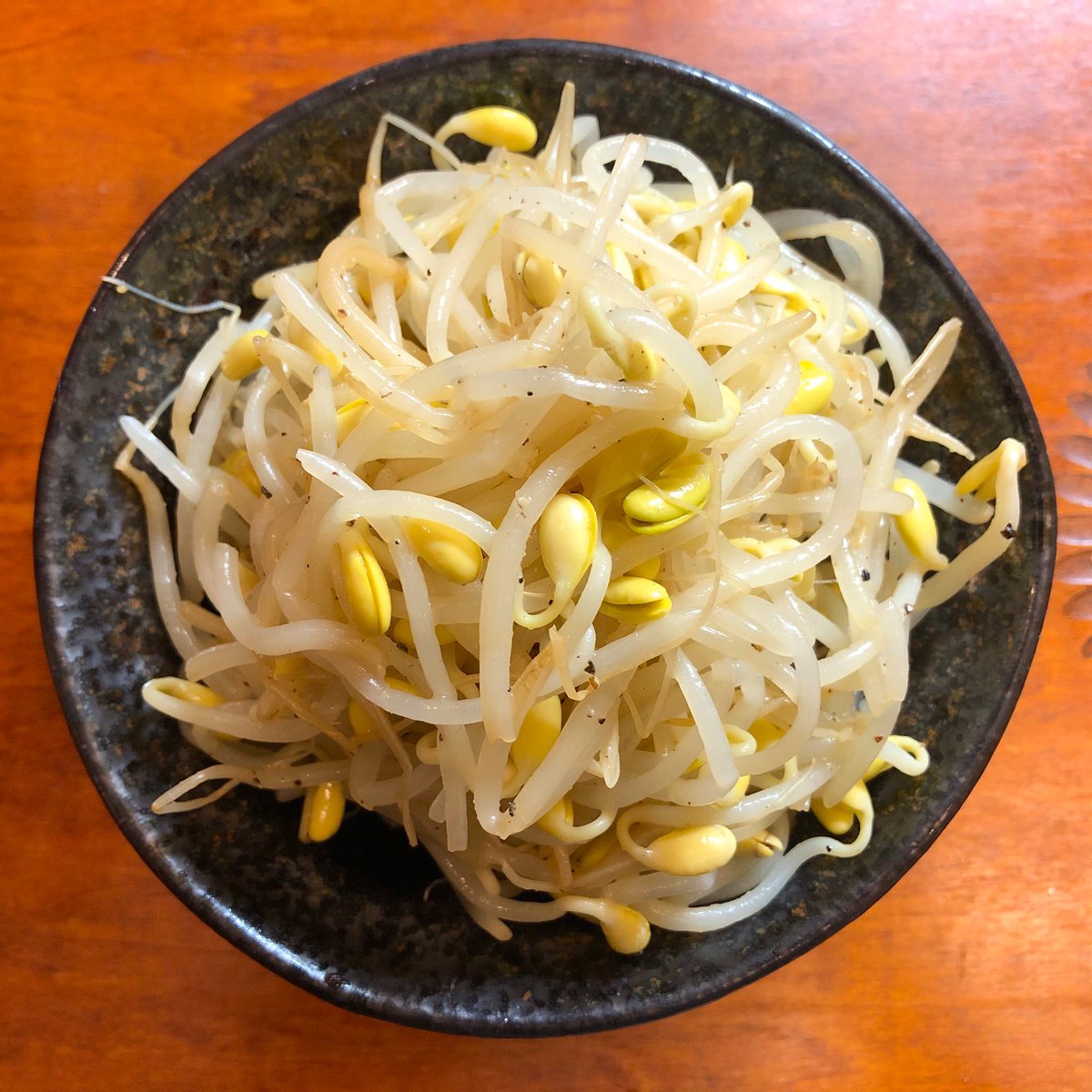 おりえ 今までもやしって熱湯で軽く茹でれば良いものだと思ってたんだけど もやし生産者協会のhp見たら学びがあった 大豆もやし は水から茹でて 沸騰してから1 5分茹でるのがいいんだって 知ら おりえ 今までもやしって熱湯で軽く茹でれば良いものだと思ってたんだけど もやし生産者協会のhp見たら学びがあった 大豆もやし は水から茹でて 沸騰してから1 5分茹でるのがいいんだって 知ら