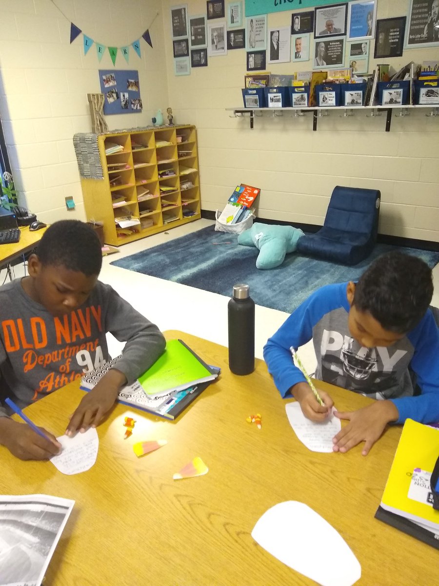 MrsCCorley's tweet photo. Happy National Candy Corn Day!
We're making text structure &amp; main idea fun.
@Brandy_Kirby10 
@bakerelembears 
#candycorny 
#bestyearyet https://t.co/1fzJvaDueT