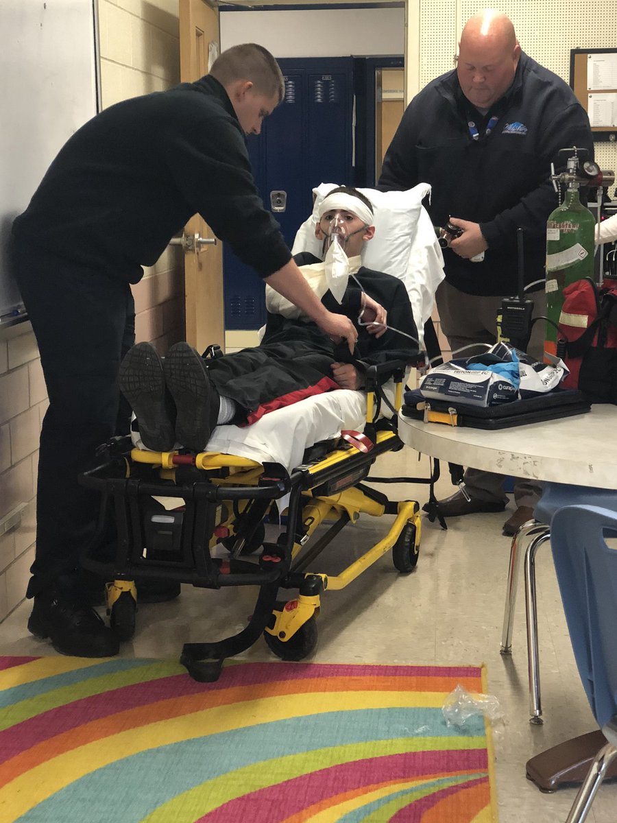 PeggyGr58035430's tweet photo. Learning about ambulances!  Thanks Mr. Zimmer and Firefighter Tom @ThomasTitans https://t.co/8EZQ56DuXy