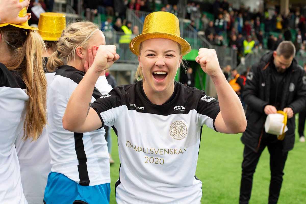 uppsalafotboll's tweet photo. 27 oktober 2019 - ett datum som vi numera aldrig kommer att glömma!💥💥

OBOS Damallsvenskan 2020 - gör er redo för IK Uppsala Fotboll 👊🏻👊🏻

(📸 - Peter Bohlin) https://t.co/8jaSTufsB2