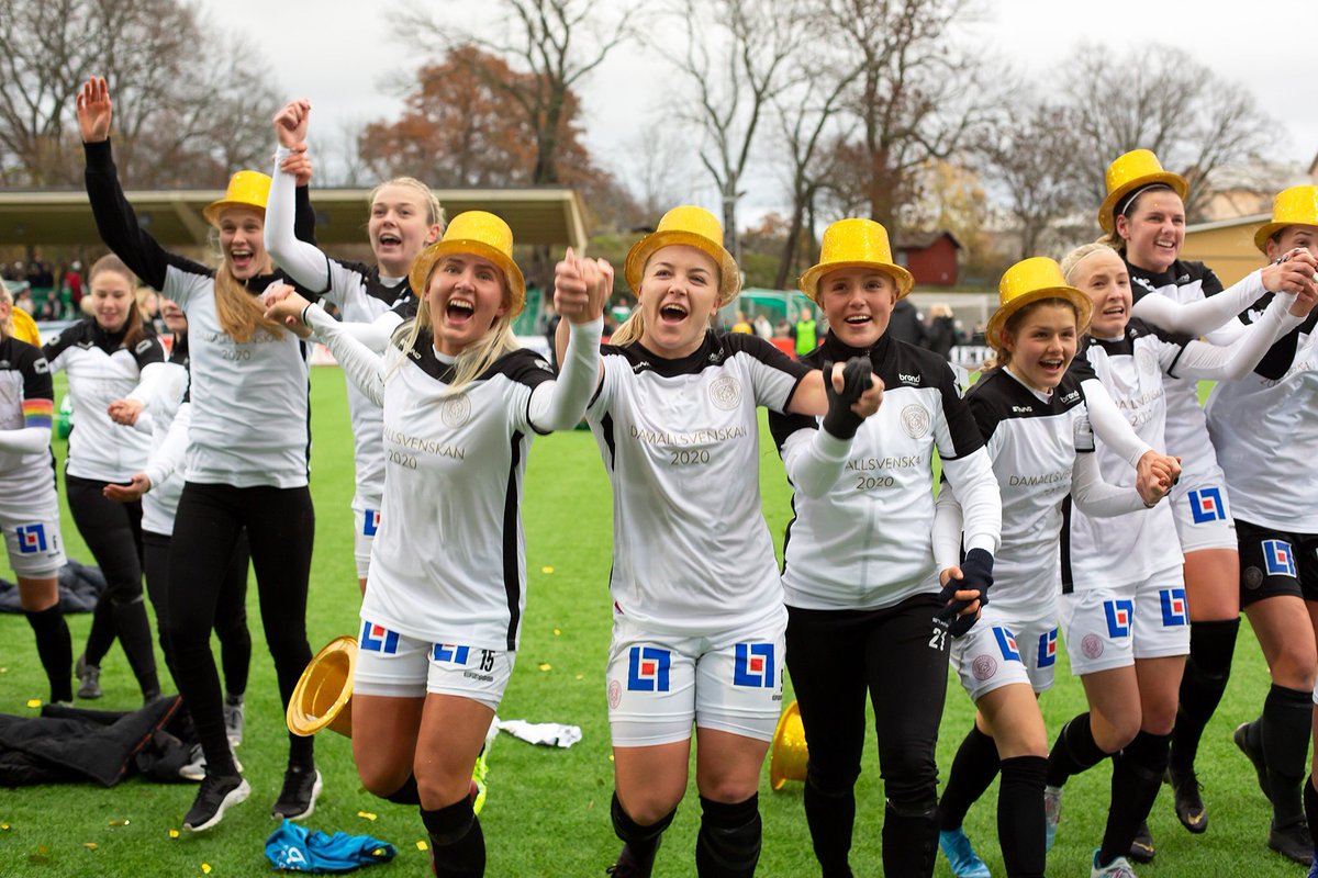 uppsalafotboll's tweet photo. 27 oktober 2019 - ett datum som vi numera aldrig kommer att glömma!💥💥

OBOS Damallsvenskan 2020 - gör er redo för IK Uppsala Fotboll 👊🏻👊🏻

(📸 - Peter Bohlin) https://t.co/8jaSTufsB2