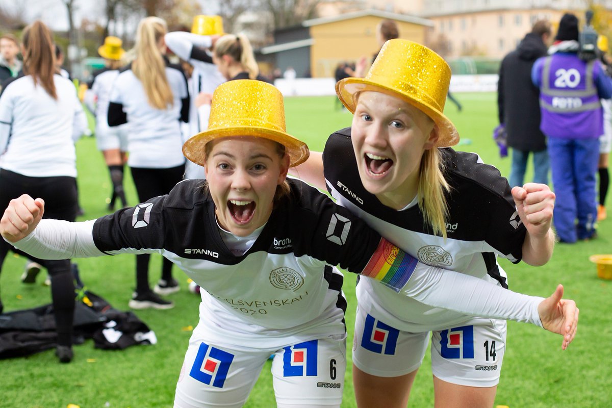 uppsalafotboll's tweet photo. 27 oktober 2019 - ett datum som vi numera aldrig kommer att glömma!💥💥

OBOS Damallsvenskan 2020 - gör er redo för IK Uppsala Fotboll 👊🏻👊🏻

(📸 - Peter Bohlin) https://t.co/8jaSTufsB2