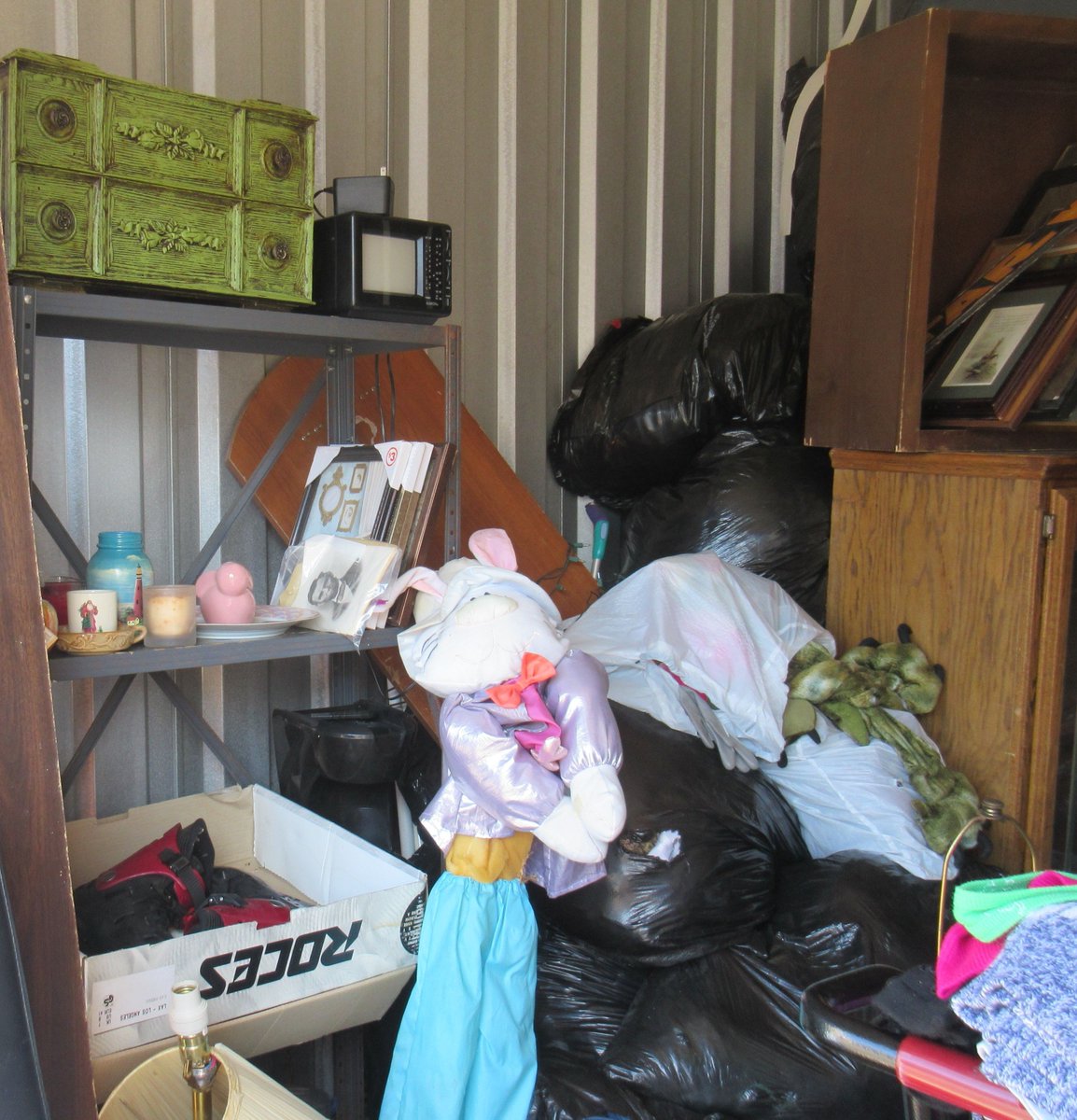 A-1 Storage Of Canfield, Ltd. in Canfield, OH 44406 has 2 units up for #auction. Items in units include Boxes, Furniture, Lawn Mower, Tools, Bike, Keyboard, and more.

Signup at StorageTreasures today to start bidding. Auctions end November 4th.

buff.ly/2MTbPaP